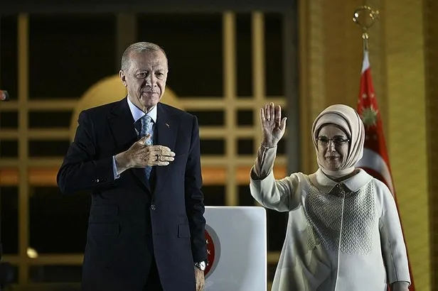 rus-medyasi-baskan-erdoganin-secim-zaferine-genis-yer-verdi-erdogan-turkiye-yuzyilini-ilan-etti-1685317334026.jpeg