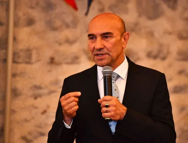 CHP'de vukuat bitmiyor! Tunç Soyer'in atadığı müdür, kadın ilçe başkanının kafasını yardı-7