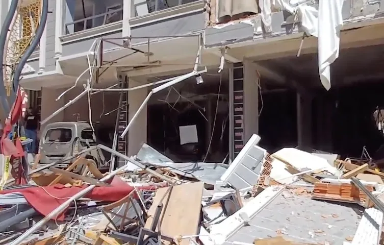 izmirde-lokanta-patlamasi-5-kisinin-canina-mal-olmustu-davada-karar-cikti-1762953075291.jpeg İzmir'de lokanta patlaması 5 kişinin canına mal olmuştu! Davada karar çıktı-4