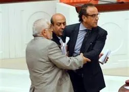 Meclis’te küfürlü kavga