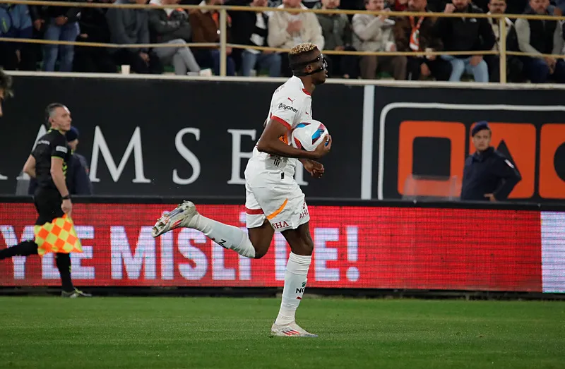 Victor Osimhen kankasını getiriyor! Galatasaray bombayı patlatacak - 12