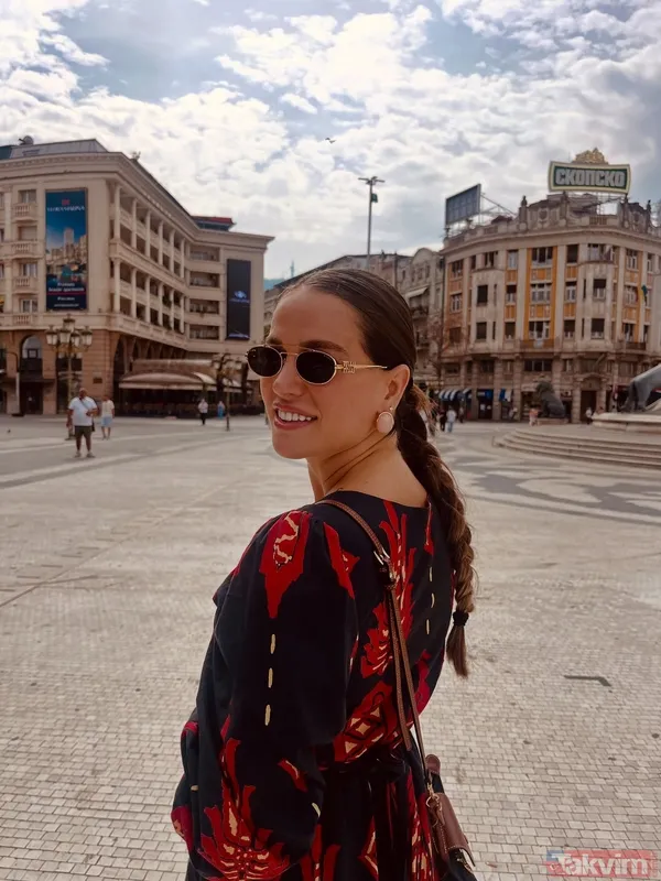 Farklı zamanlarda doğmuş aynı kişi gibi... Ceyda Ateş kızı Thalia ve kendi çocukluk fotoğrafını paylaştı - 5