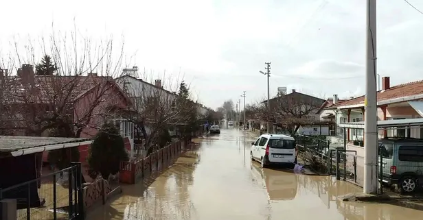 Kırklareli'yi sel vurdu! Kırklareli'nde 19 köy yolu ulaşıma kapatıldı