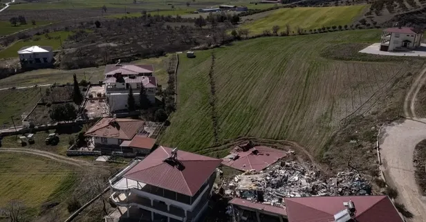 Asrın felaketinde mahalle ikiye ayrıldı: Bölge 4 metre kaydı!