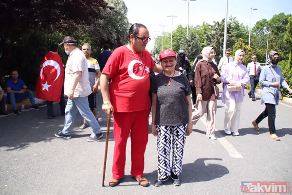 Fethin 569. yılında Atatürk Havalimanı'nda büyük coşku! İlk fidanı Başkan Erdoğan dikti, SOLOTÜRK'ten nefes kesen gösteri - 13