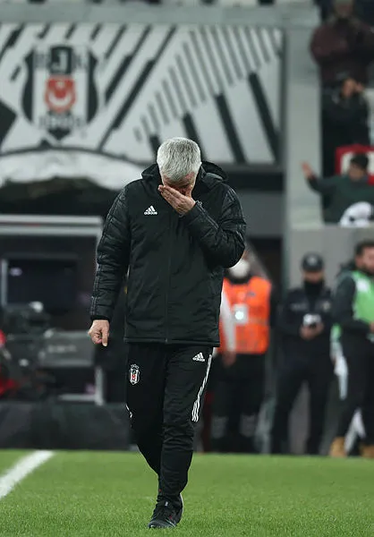 onder-karaveli-besiktas-goztepe-macinin-ardindan-gozyaslarina-hakim-olamadi-vazgecmeyen-bir-besiktas-var-1640292643800.jpg Önder Karaveli Beşiktaş Göztepe maçının ardından gözyaşlarına hakim olamadı: Vazgeçmeyen bir Beşiktaş var-7