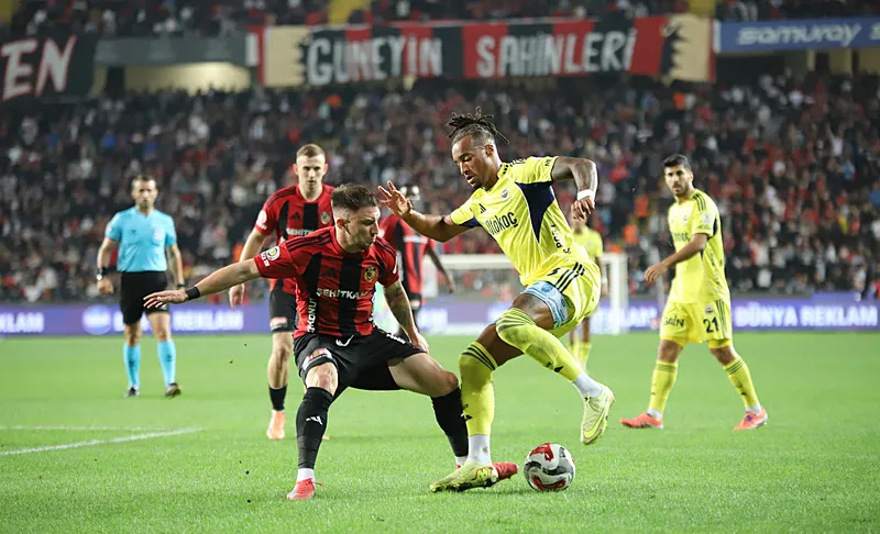 Beşiktaş - Fenerbahçe maçının 11'leri netleşti! Kartal ve Kanarya'nın dev randevusu - 24