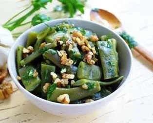 Cevizli Taze Fasulye Salatası Tarifi