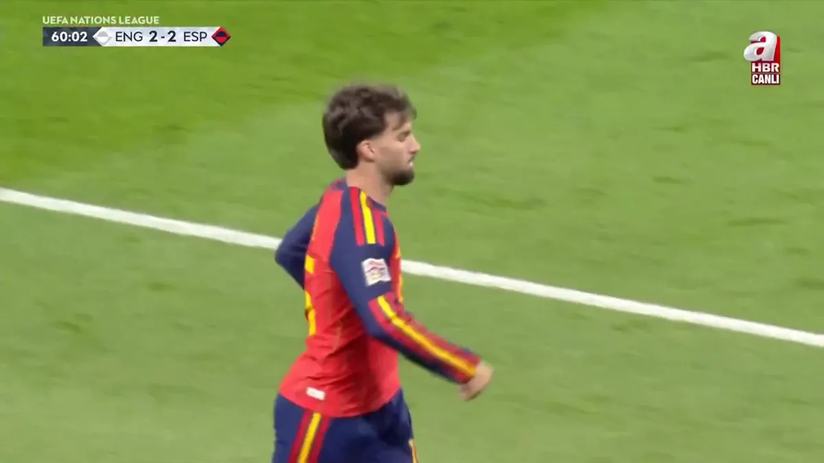 İspanya eşitliği sağladı: Yıldız futbolcudan klas bitiriş! GOL: Alex Baena