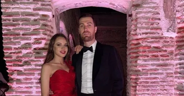 Miray Daner’le ilişkisi biten Oğulcan Engin güzel oyuncu İlayda Alişan ile fena yakalandı! Çift aşk sorularına...