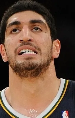 FETÖ'cü Enes Kanter'e havaalanında büyük şok!