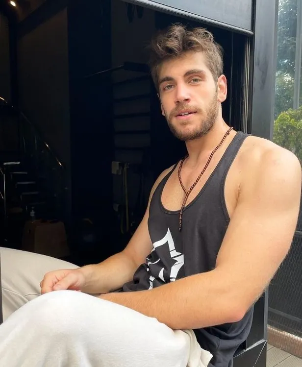 kurulus-osman-orhan-bey-tarihte-var-mi-aslinda-kim-kurulus-osmanin-orhan-gazisi-emre-bey-kimdir-nereli-kac-yas-1696427400624.jpg Kuruluş Osman'ın Orhan Gazi'si Emre Bey kimdir, nereli, kaç yaşında? Kuruluş Osman Orhan Bey tarihte var mı, aslında kim? Emre Bey hayatı ve dizileri...-3