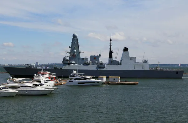 rusya-ingiltereye-nota-verdi-catisma-riski-yukseldi-meslektaslarimiz-anlamazsa-bombalariz-1624564619234.jpg Rusya, İngiltere'ye nota verince çatışma riski yükseldi: Meslektaşlarımız anlamazsa bombalarız-4