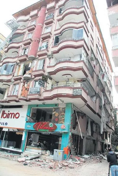 6-yasindaki-berkay-bozkurtun-olumune-sebep-olan-cani-surucu-serbest-kaldi-1677459226921.jpeg 6 yaşındaki Berkay Bozkurt'un ölümüne sebep olan cani sürücü serbest kaldı-6