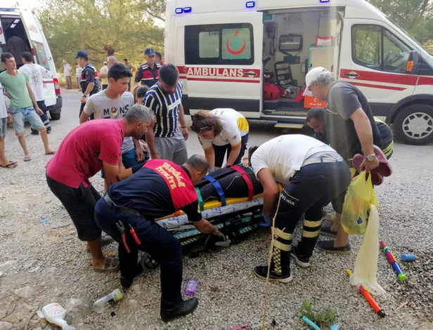 Antalya'da safari cipi devrildi: 16 yaralı-4