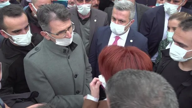 yine-meral-aksener-yine-olay-iyi-partililer-15-temmuz-sorusunu-soran-vatandasi-tartakladi-basbakan-olacagim-1638639334515.jpeg Yine Meral Akşener yine olay! İYİ Partililer '15 Temmuz' sorusunu soran vatandaşı tartakladı! "Başbakan olacağım..."-2