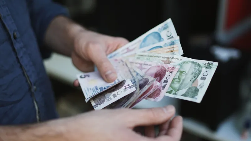 eytden-sonra-5-buyuk-reform-geliyor-mini-paket-olustu-prim-indirimiyle-5-yil-erken-emeklilik-2-maas-3600-ek-go-1709464521627.jpg EYT'den sonra 5 büyük reform geliyor! Mini paket oluştu: Prim indirimiyle 5 yıl erken emeklilik, 2. maaş, 3600 ek gösterge...-5