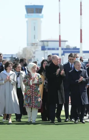 Başkan Erdoğan Özbekistan’da kadim Türk İslam şehirlerinden Hive'yi ziyaret etti