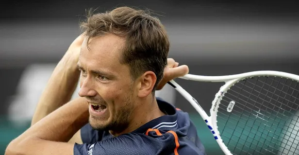 Medvedev çim kort sezonuna yenilgiyle başladı