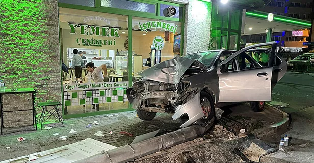 Bursa’da aşırı sürat felaketi getirdi: 3 yaralı