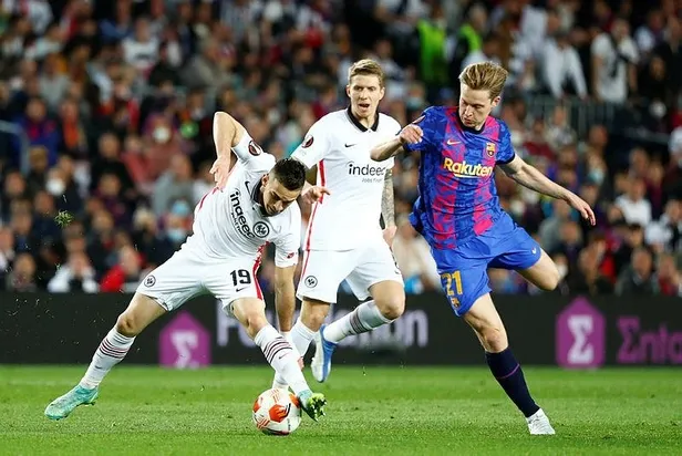 gecenin-surprizi-barcelona-2-3-eintracht-frankfurt-mac-sonucu-1649972293154.jpeg Gecenin sürprizi! Barcelona 2-3 Eintracht Frankfurt | MAÇ SONUCU-2