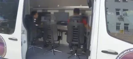 19-ilde-sibergoz-48-operasyonu-icisleri-bakani-ali-yerlikaya-duyurdu-cok-sayida-supheli-yakalandi-1719813861319.jpeg 19 ilde Sibergöz-48 operasyonu! İçişleri Bakanı Ali Yerlikaya duyurdu: Çok sayıda şüpheli yakalandı-2