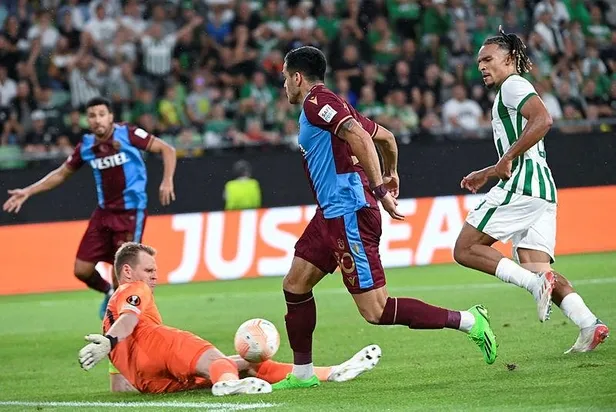 gecen-sezonun-sampiyonu-trabzonspor-avrupada-hayal-kirikligi-yasiyor-1662770579218.jpeg Geçen sezonun şampiyonu Trabzonspor Avrupa'da hayal kırıklığı yaşıyor-3