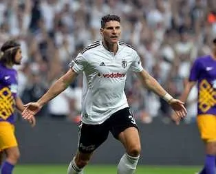 Mario Gomez Beşiktaş tarihine geçti