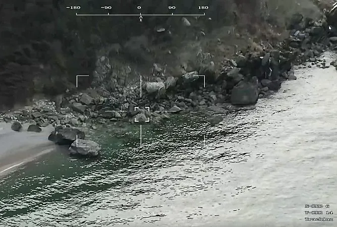 Eşyalar var, kendileri yok