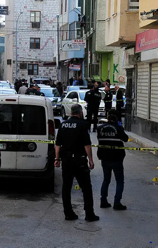 Adana'da otopark kavgası: 3 yaralı