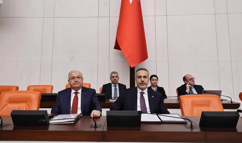 mecliste-kapilar-kilitlendi-tutanaklar-muhurlendi-savas-gundemli-kapali-oturum-hareketliligi-1773316116682.jpeg Meclis'te kapılar kilitlendi tutanaklar mühürlendi! Savaş gündemli kapalı oturum hareketliliği | 10 yıllık sır-4