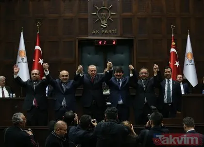 5 belediye başkanı AK Parti’ye geçti! Rozetlerini Başkan Erdoğan taktı