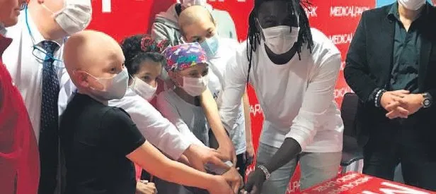 Bafetimbi Gomis’ten 10 numara hareket