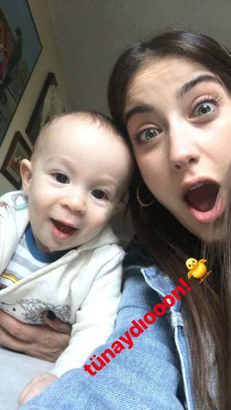 hazal-kaya-kendisini-ifsa-etti-sirke-ve-astrolog-aciklamasina-tepkiler-cig-gibi-buyuyor-allah-ali-ataya-sabir-1700754123178.jpg Sirke ve astrolog açıklamasına tepkiler büyüyor! "Allah Ali Atay'a sabır versin..." Hazal Kaya kendini ifşaladı!-8