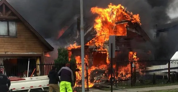 Şili’de küçük uçak evlerin üzerine düştü: 6 ölü