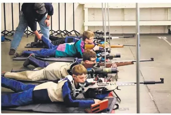 Polonya’da çocuklara zorunlu silah eğitimi