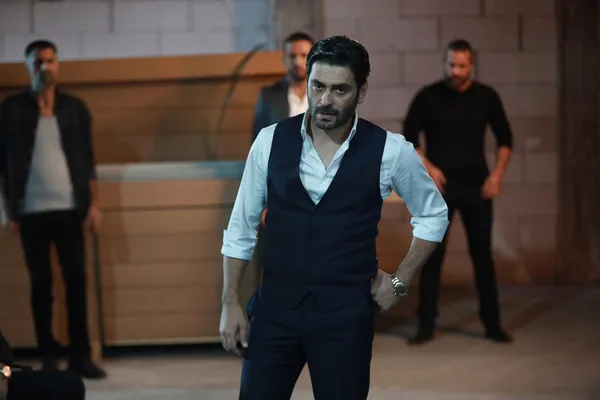 Eşkıya Dünyaya Hükümdar Olmaz 5. sezon ilk bölümle reytingleri altüst etti! EDHO son bölüm tek parça izle!-2