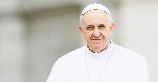 Papa asansörde mahsur kaldı