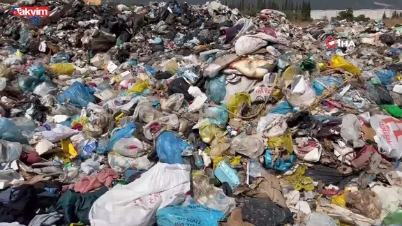 İzmir Kemalpaşa'da çöp dağları | Video