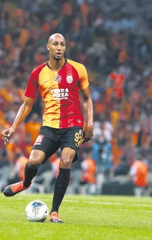 Nzonzi imzayı atıyor