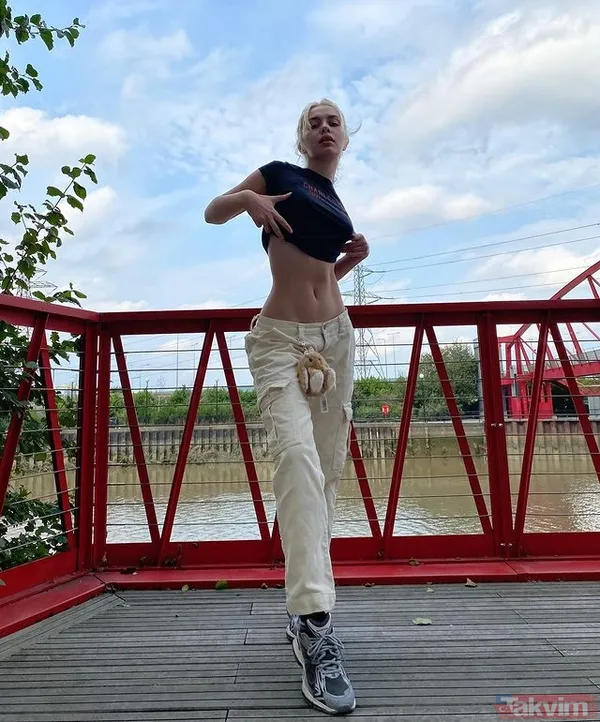 Aleyna Tilki yatak odası paylaşımıyla sosyal medyayı ikiye böldü! Gören dönüp bir daha baktı herkes onu konuştu - 1