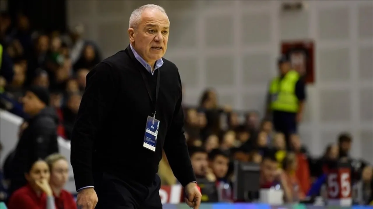 Ekrem Memnun ile yollar ayrıldı