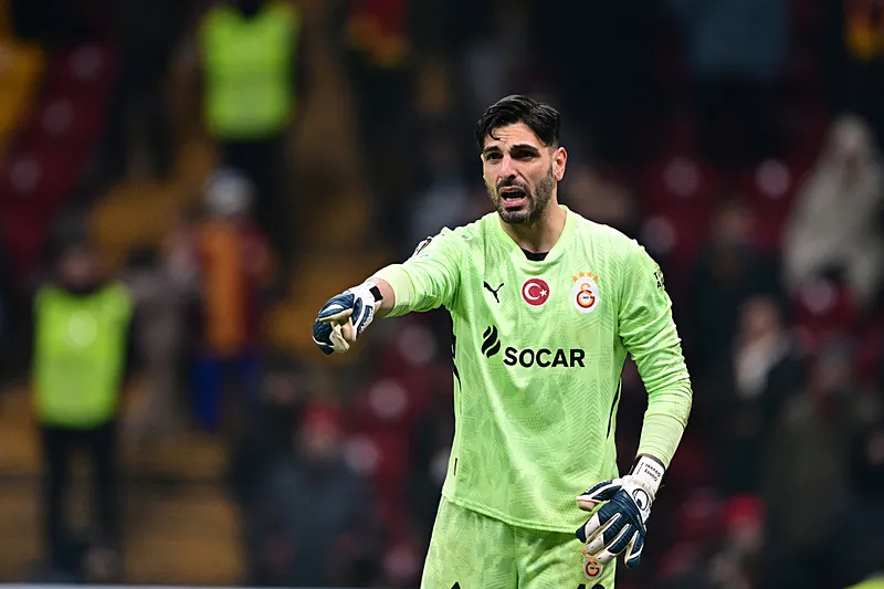 Fenerbahçe'nin kaybı sonrası Galatasaray'dan transferde çilek harekatı! - 11