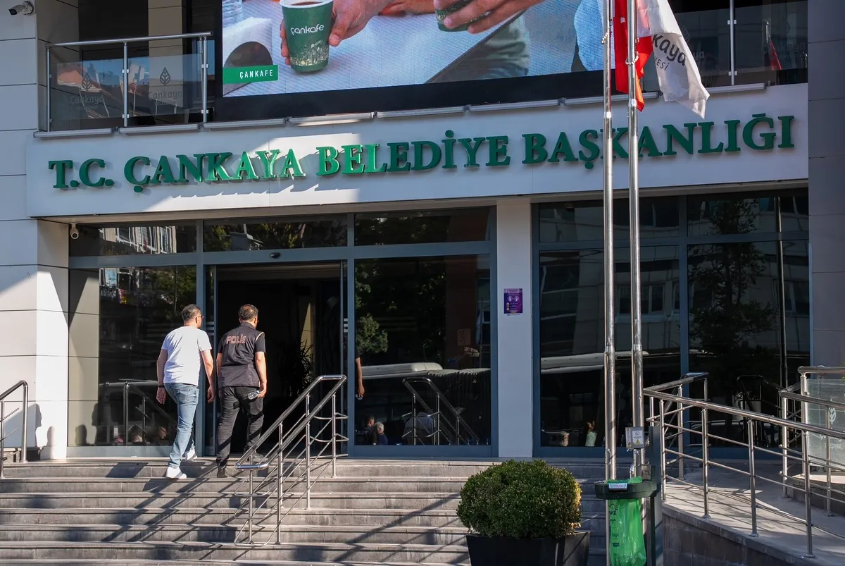 cankaya-belediyesine-sorusturmasinda-yeni-ifade-ortaya-cikti-1785390152394.jpeg Çankaya'daki ihale tezgahında Veli Ağbaba iddiası! Eski Mali Hizmetler Müdürü Ali Alper Üstündağ tek tek anlattı-3