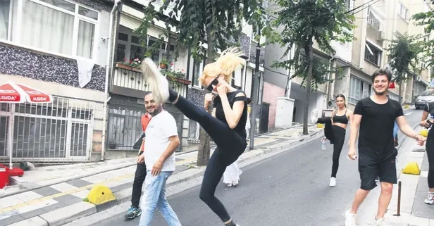 Wilma Elles '19' adlı kısa film için İstanbul sokaklarında antrenman yaptı!