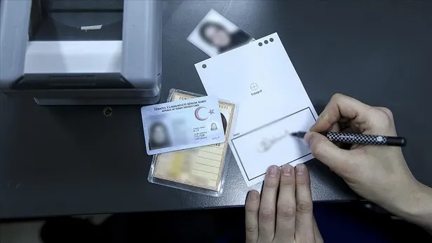 afetzedeler-icin-gecici-kimlik-karari-nufus-ve-vatandaslik-isleri-genel-mudurlugu-duyurdu-e-devletten-alinacak-1676708899859.jpeg Afetzedeler için 'geçici kimlik' kararı! Nüfus ve Vatandaşlık İşleri Genel Müdürlüğü duyurdu: e-Devlet'ten alınacak-4