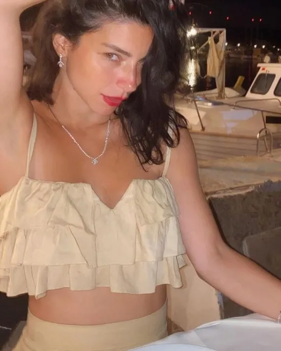 "Merve Boluğur, Işın Karaca'ya verdi veriştirdi!" Şarkıcılığa soyunan Merve Boluğur'dan olay yaratan 'kıskançlık' açıklaması-4