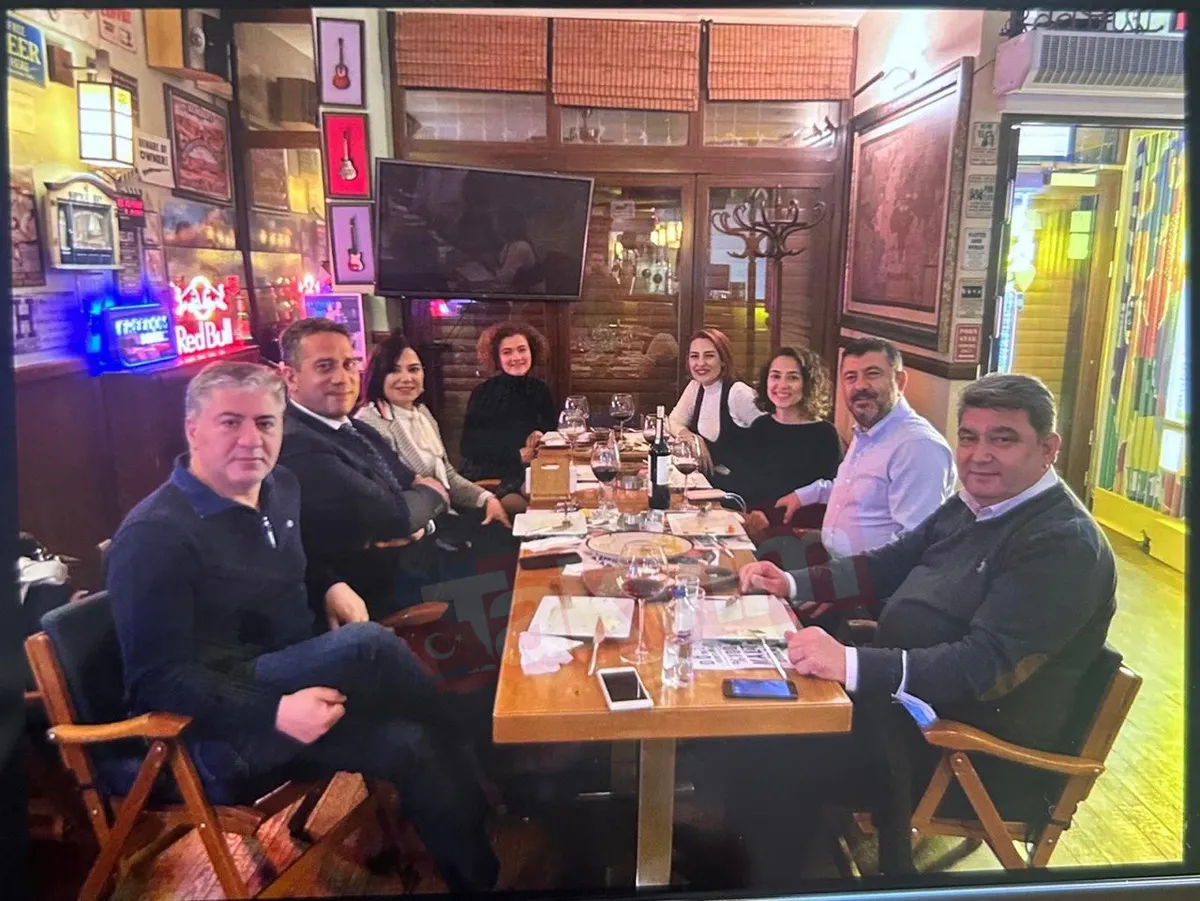 Veli Ağbaba'nın şoförü itiraf etti: 100 din dolarlık kargo ve hediye viskiler | Kimlere hediye telefonlar gitti? | "Mesajları sil" talimatı-8