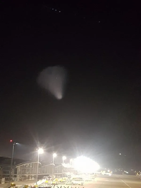 İstanbul semalarında görüntülenen ilginç ışıklar sosyal medyada.....-2