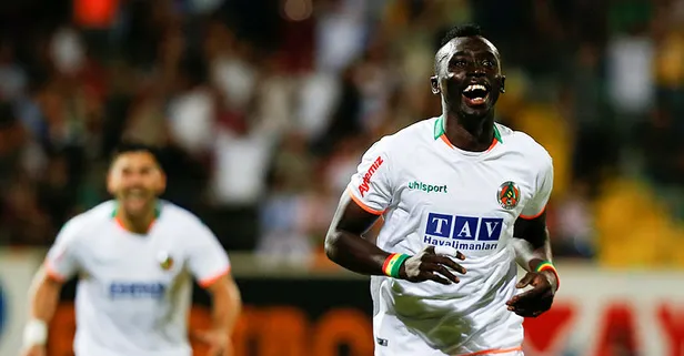 Son dakika: Fenerbahçe Papiss Cisse transferini resmen duyurdu